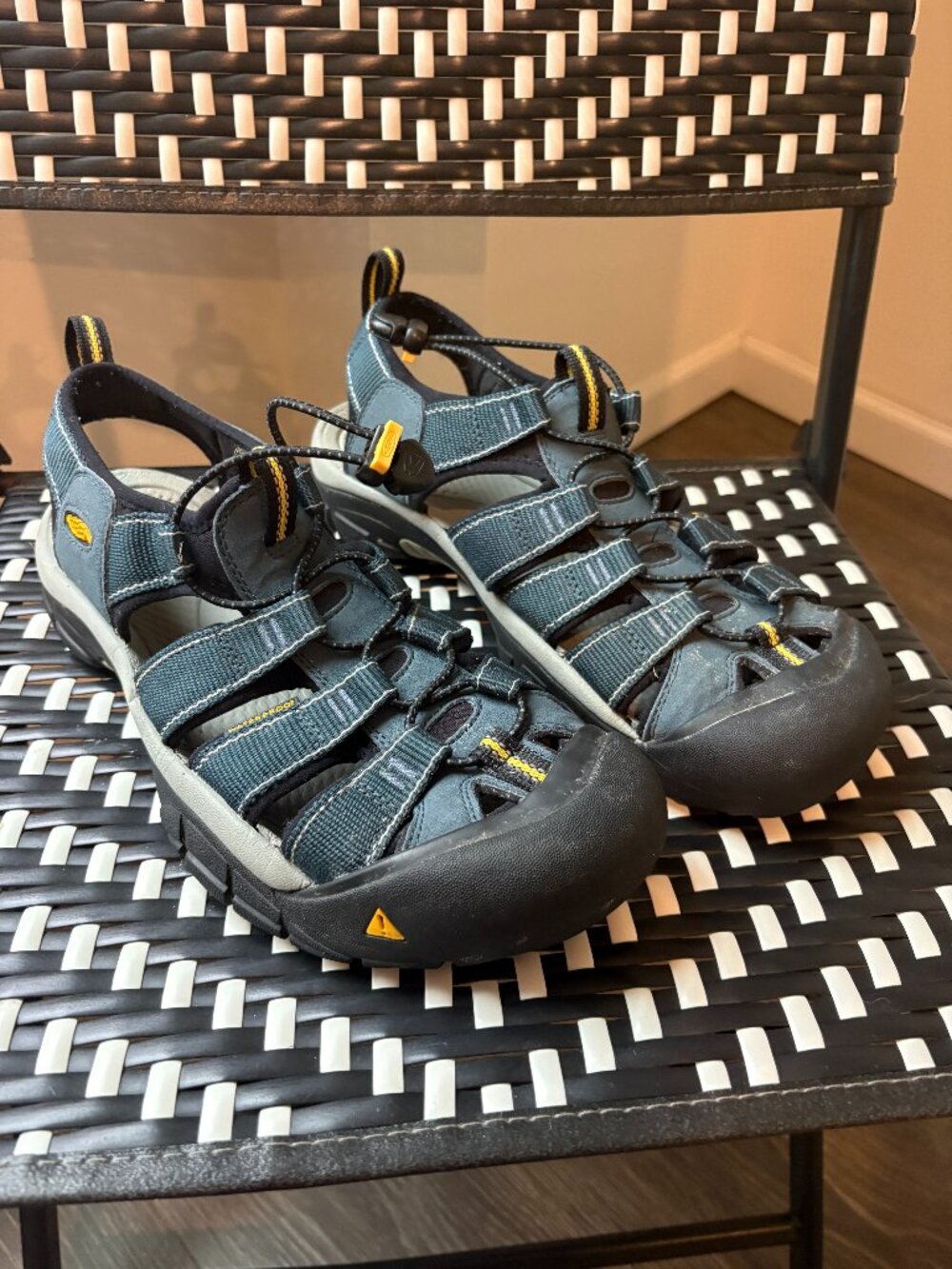KEEN Newport H2 Waterproof Sport Sandals Men's Size 10.5 Blue Hiking Water Shoe
